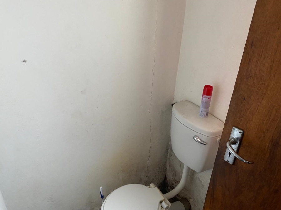 To Let commercial Property for Rent in Bo Oakdale Western Cape